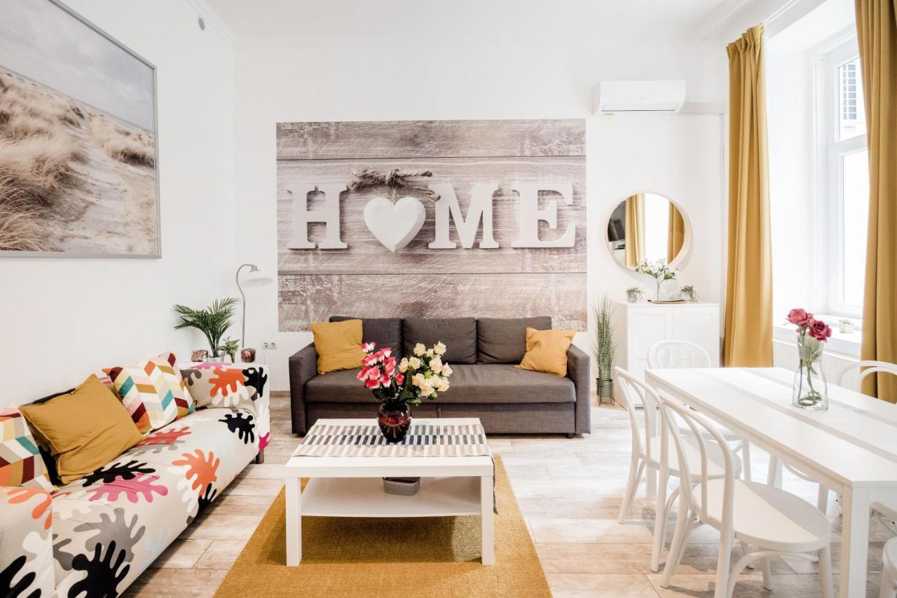 Lavender Apartment Budapest Luaran gambar