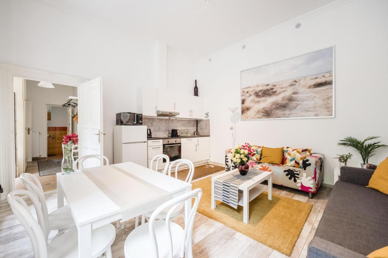 Lavender Apartment Budapest Luaran gambar